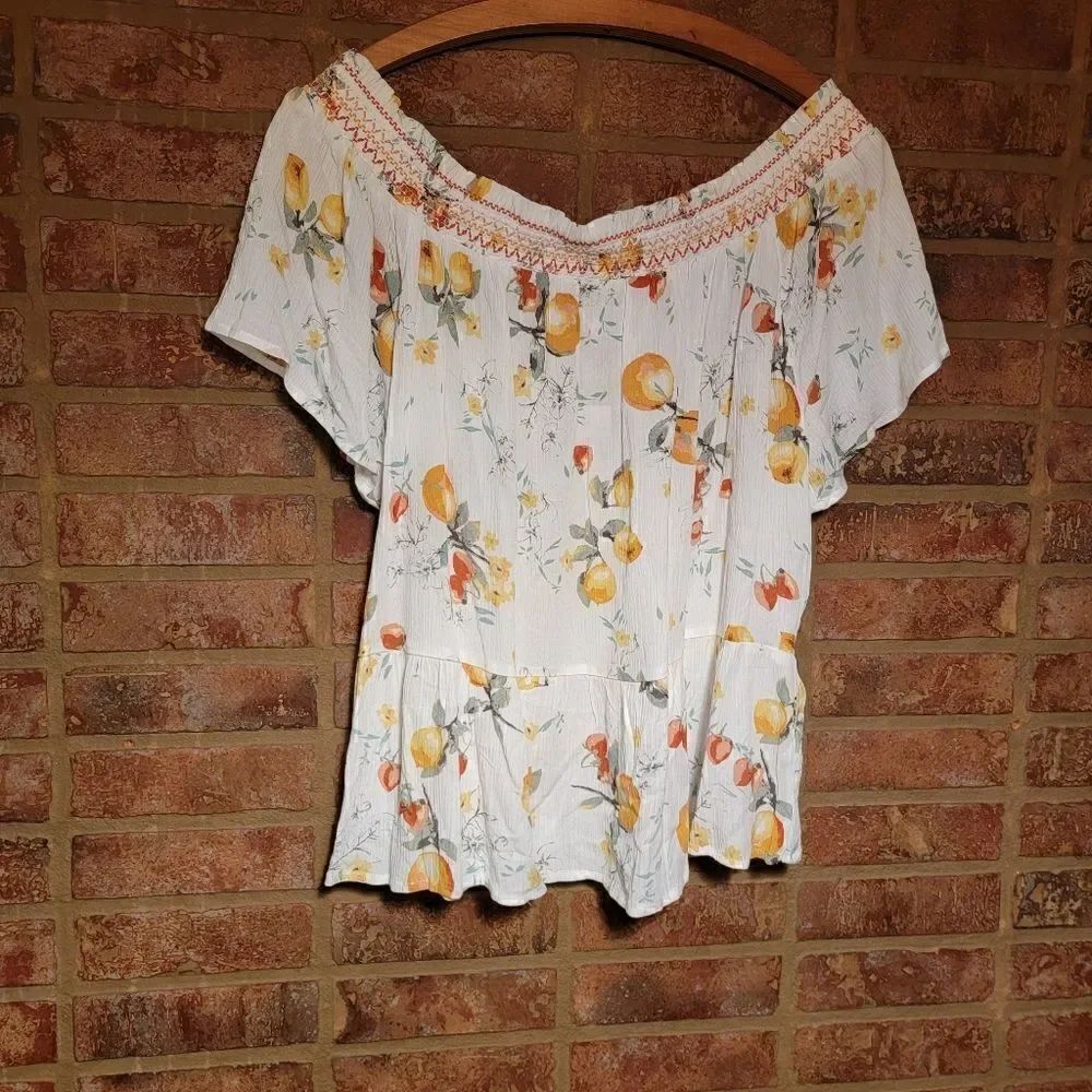 Maurices Lemon Strawberry patterned off shoulder top size Large NWT - Picture 2 of 4